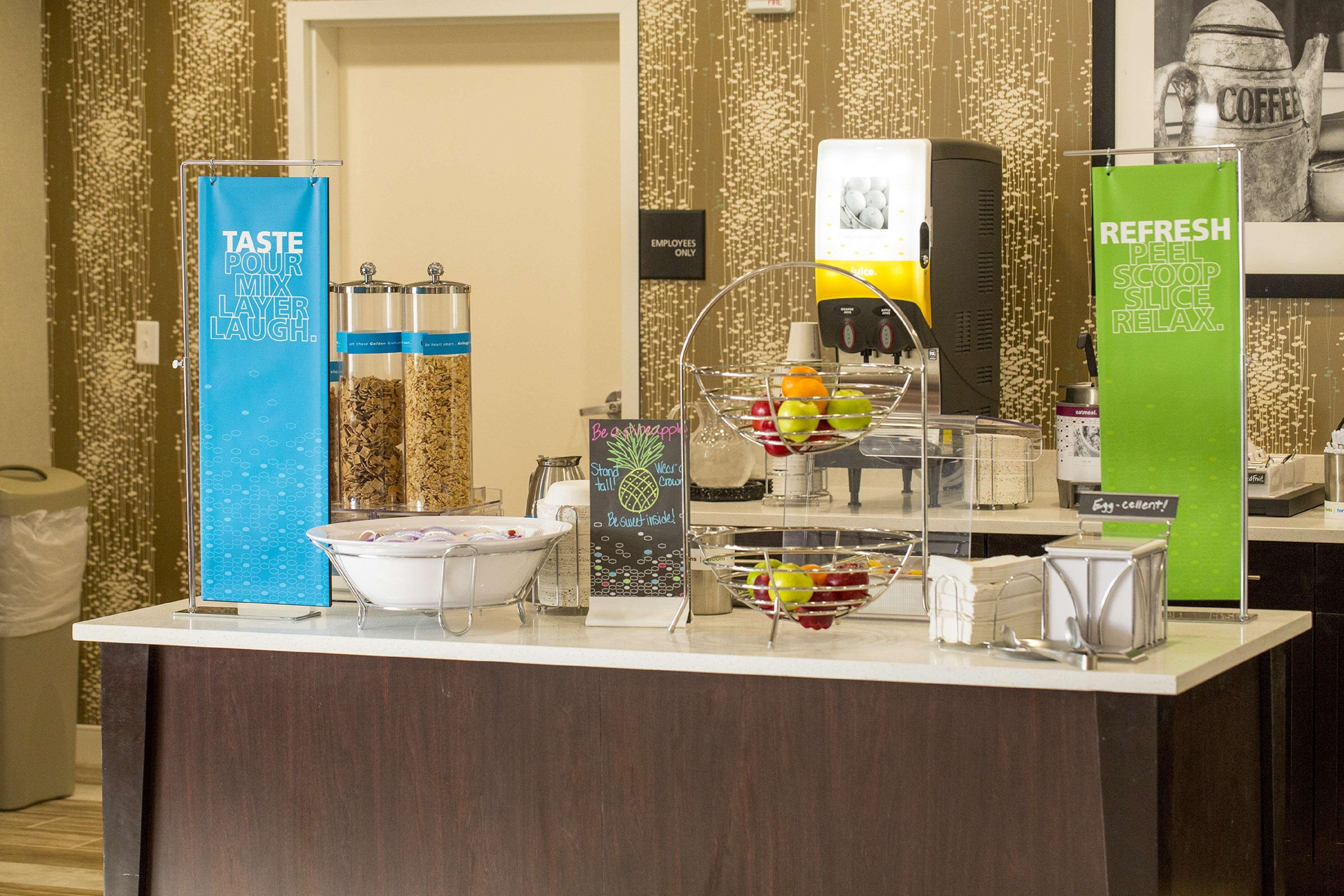 Hampton Inn Mcpherson Zewnętrze zdjęcie