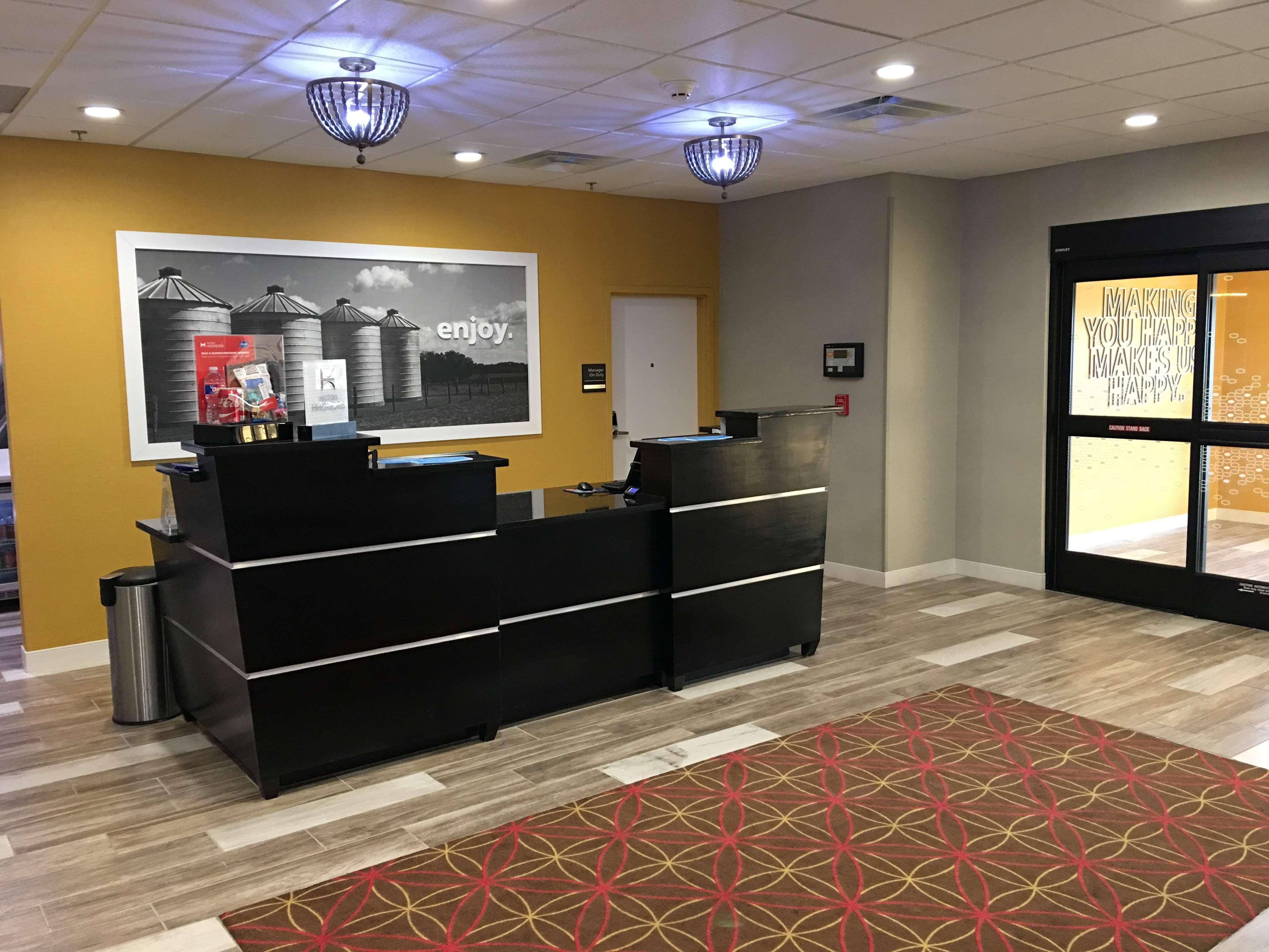 Hampton Inn Mcpherson Zewnętrze zdjęcie