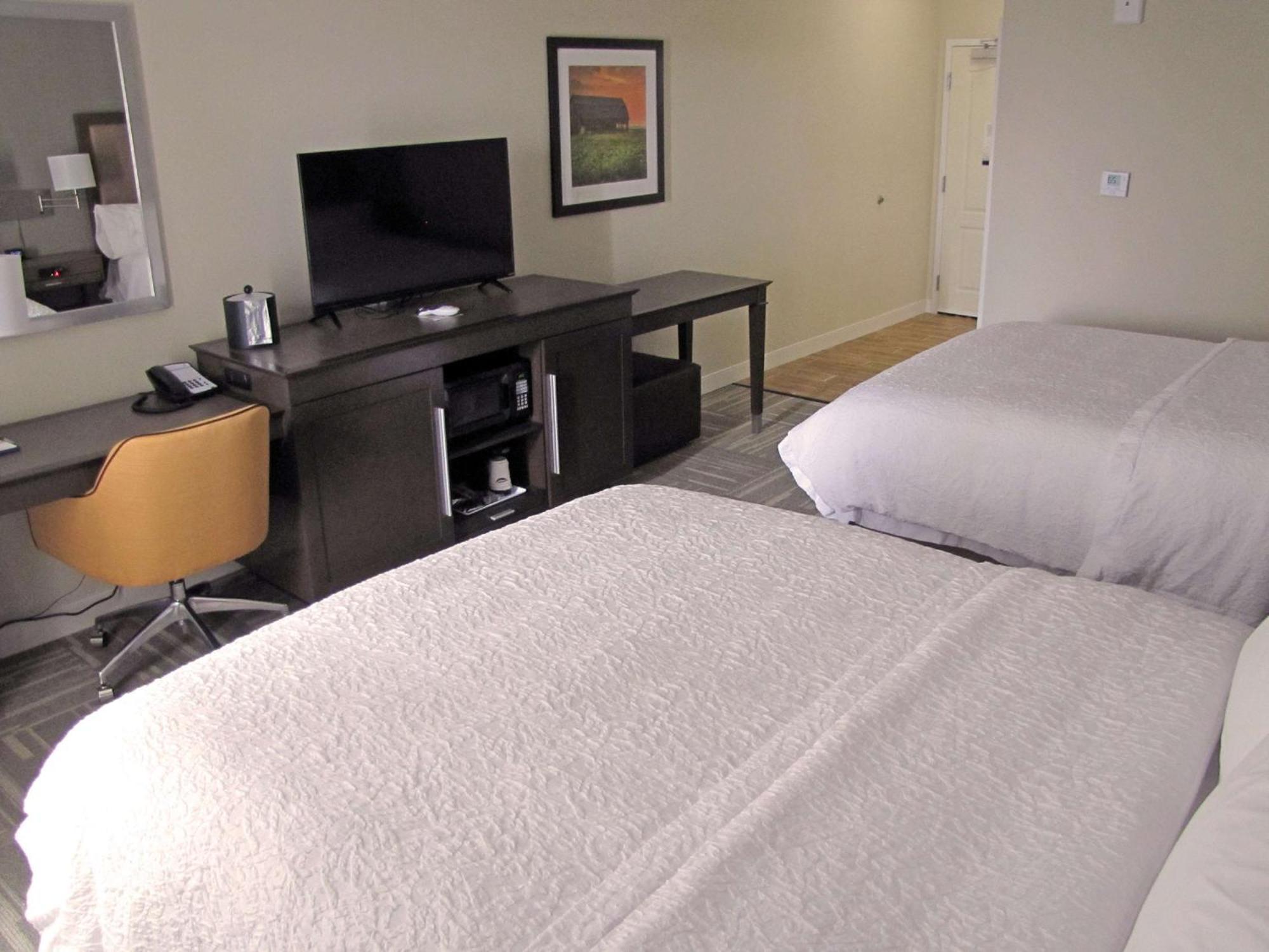 Hampton Inn Mcpherson Zewnętrze zdjęcie