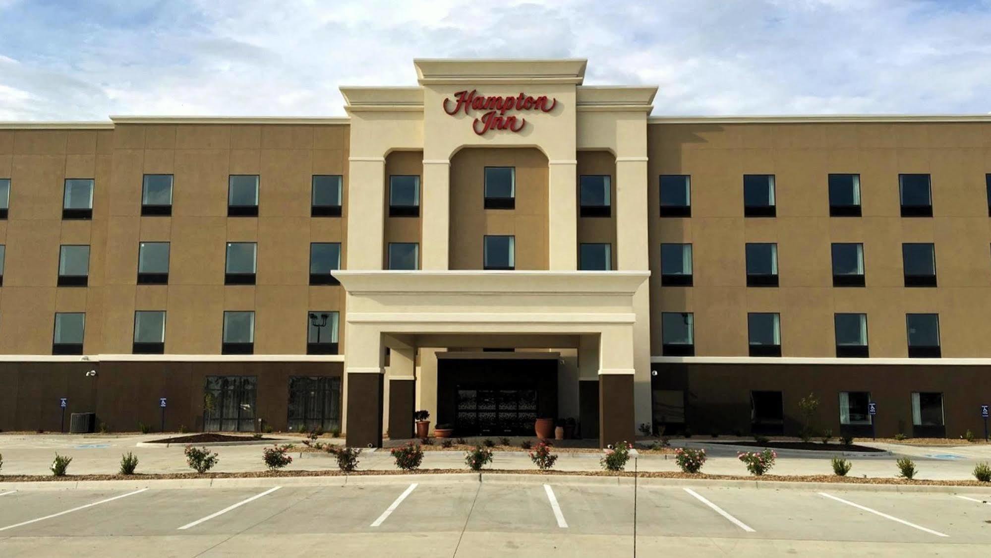 Hampton Inn Mcpherson Zewnętrze zdjęcie